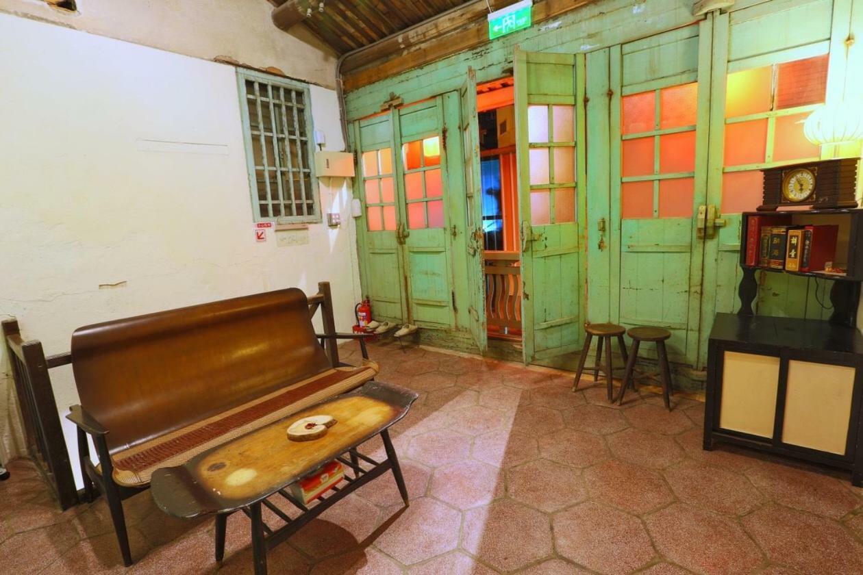 台南赤崁月樓tainan Moon House Inn ภายนอก รูปภาพ