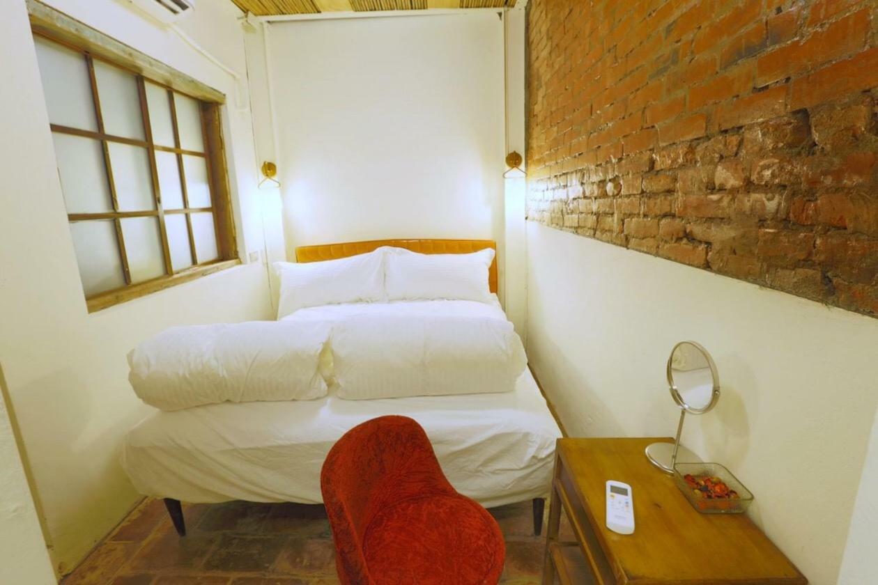 台南赤崁月樓tainan Moon House Inn ภายนอก รูปภาพ